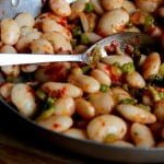 haricots-geants-a-l-harissa-et-ciboule
