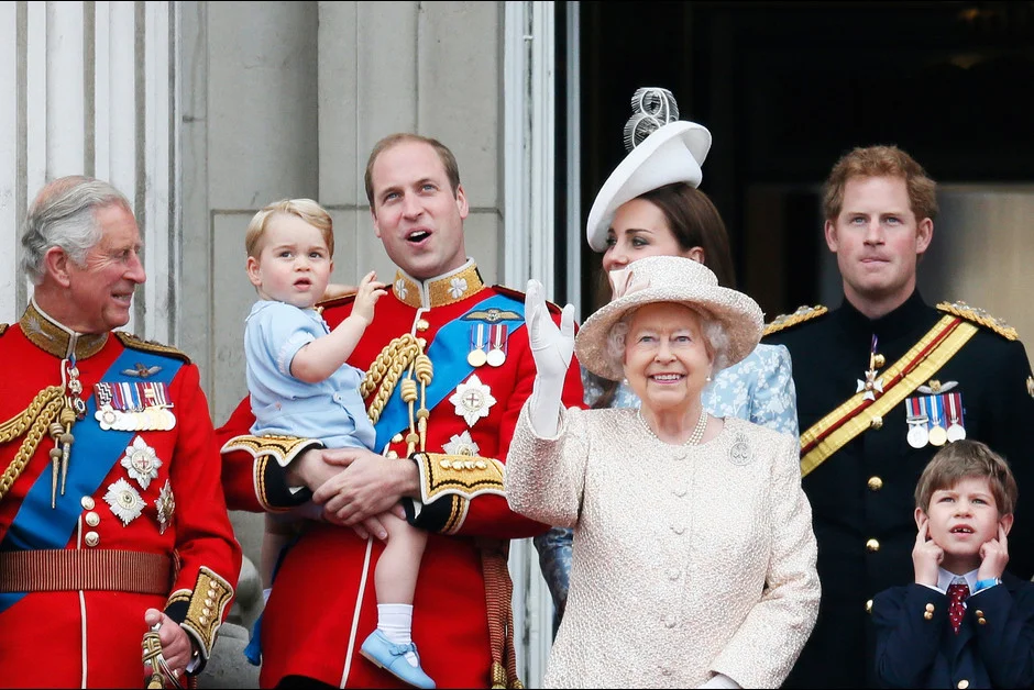 Le prince George a vole la vedette lors des celebrations de l anniver1saire de la reine Elizabeth1