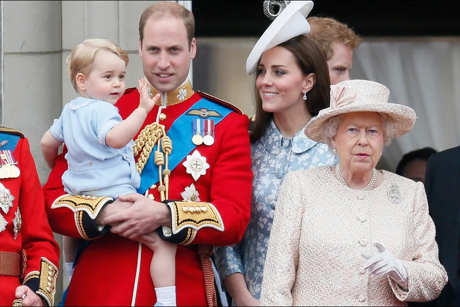 Le prince George a vole la vedette lors des celebrations de l anniversaire de 1la reine Elizabeth1