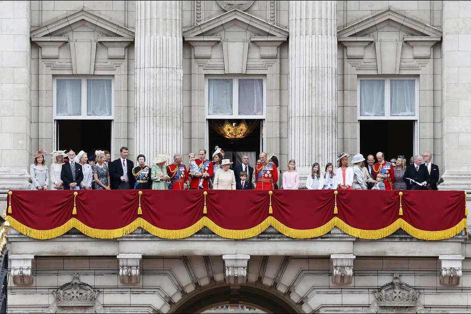 Le prince George a vole la vedette lors des celebrations de l anniversaire de la reine Elizabeth