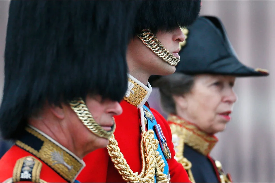 Les princes William et Charles et la princesse Anne a la ceremonie Trooping the Colour a Londres a l occasion de l anniversaire de la re1ine E