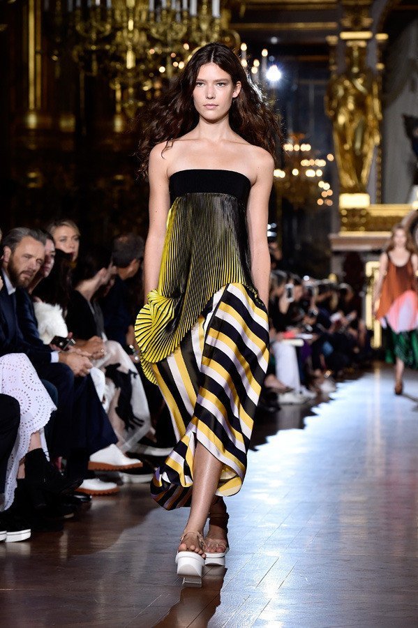 stella mccartney paris fashion week spring summer 2016 08 1 1b16t7k 1b16t7r