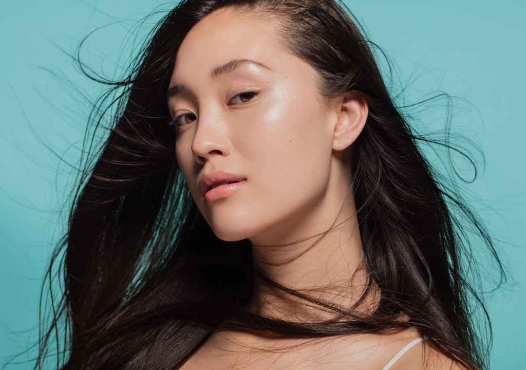 How to Get Glass Skin Look: Achieving a Calm Glass Skin with Luminous and Plump Effect How to Get Glass Skin Look
