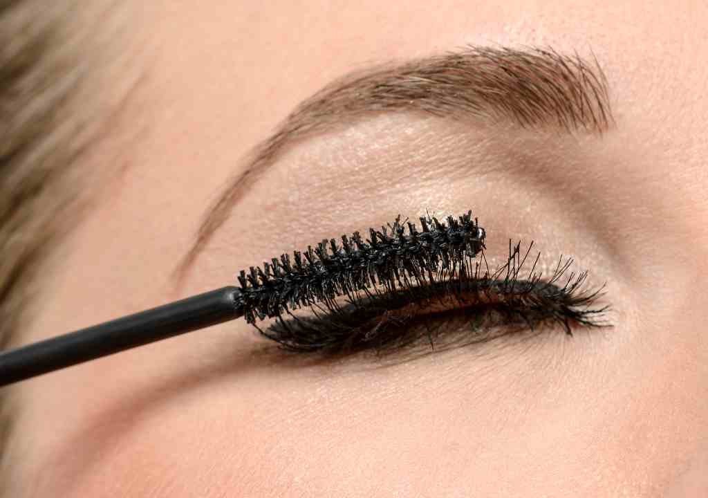 Decoding Popular Tiktok Makeup Products 2024: Hype or Holy Grail? Best Mascaras