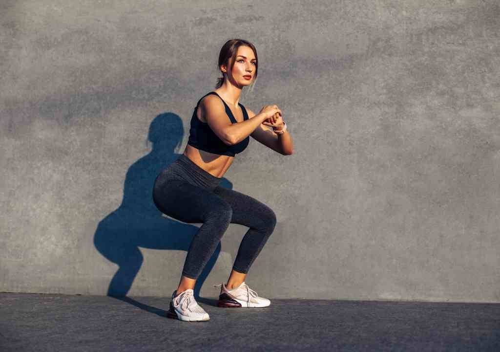 Difference Between HIIT and Cardio: Can You Do Both? Difference Between HIIT and Cardio - Squat Jump