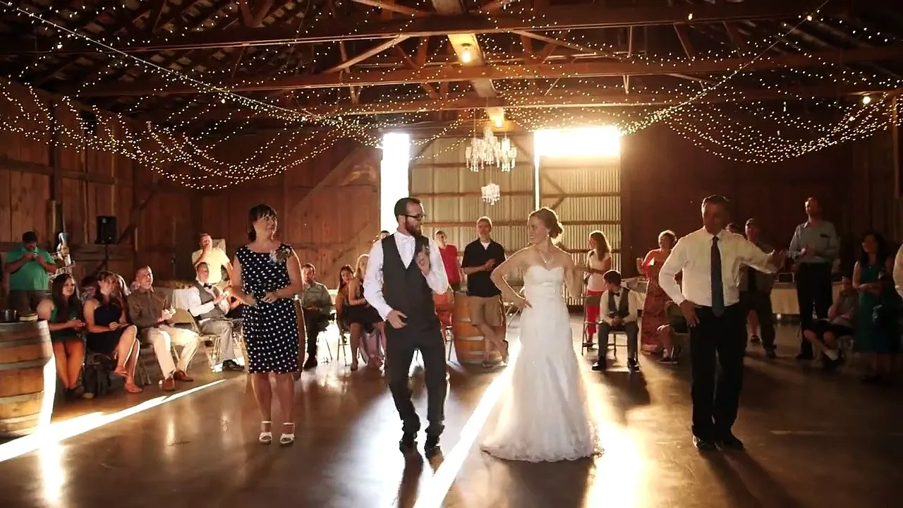 This Family Unveiled a ‘Happy’ Surprise for their Wedding Guests